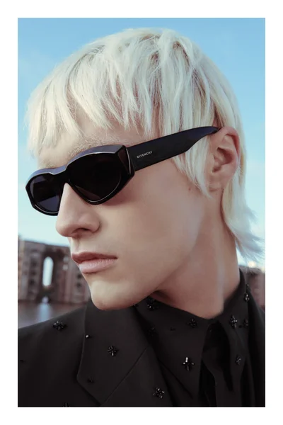 Look 10